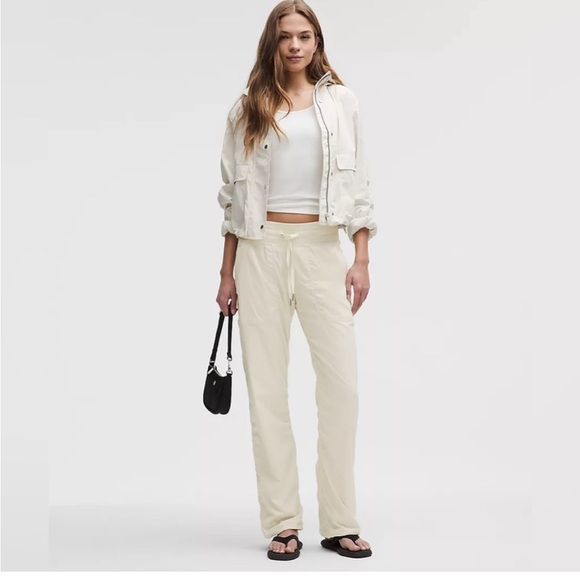 Lululemon Dance Studio Joggers. Lined pant, size 8, ties at bottom, Size 8 - Picture 1 of 10